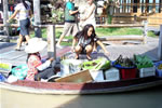 Vendors At Pattaya Floating Market 002
